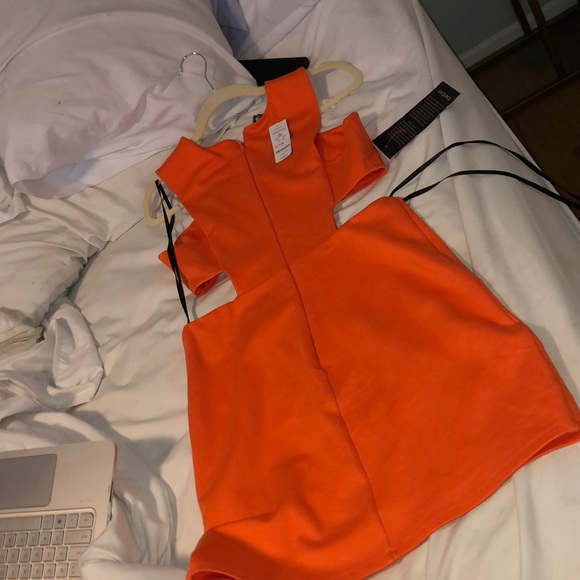 Cut out Dress - Picture 6 of 7